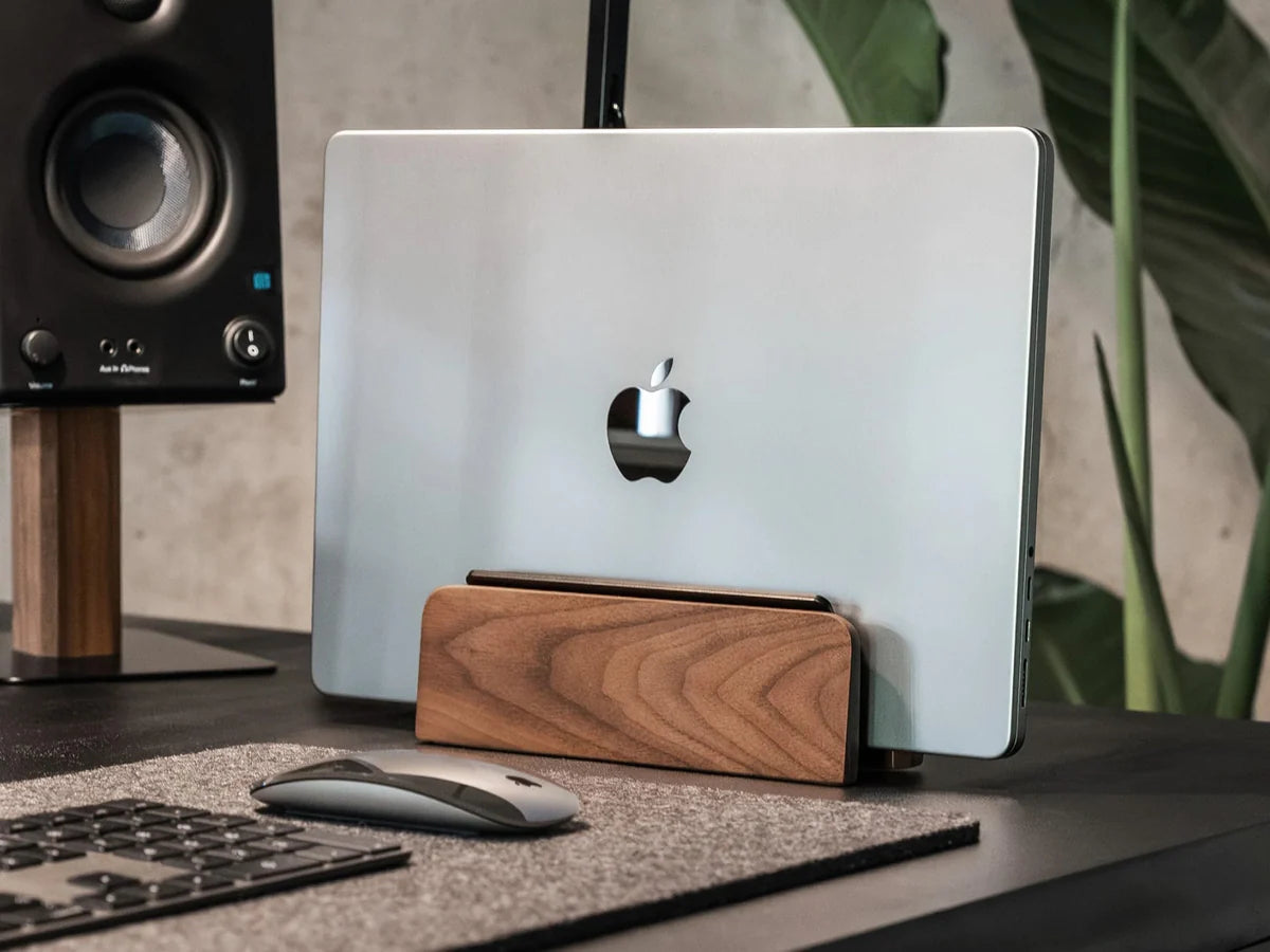 Dock per laptop in legno